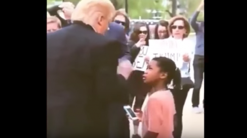 Una ni&ntilde;a rega&ntilde;a a Donald Trump y su reacci&oacute;n se vuelve viral