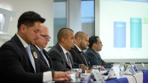 SAT cumple meta en abril, pero arrastra un faltante de Q642 millones