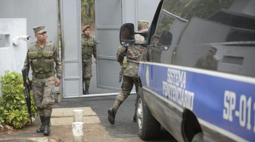 Caen los primeros 4 funcionarios por fuga de "La Patrona" 