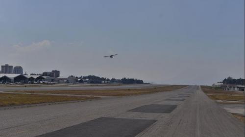 Esta es la empresa que reparará la pista del Aeropuerto La Aurora