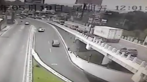 Video: así fue el aparatoso accidente en la ruta Interamericana