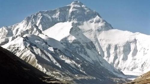 Misterio en el Everest: una roca gigante desapareci&oacute; de la cima