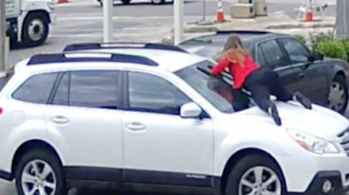 La ins&oacute;lita forma en la que una mujer evit&oacute; el robo de su carro