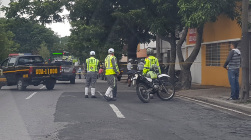 Conductor se apu&ntilde;ala a s&iacute; mismo despu&eacute;s de atropellar a motoristas 