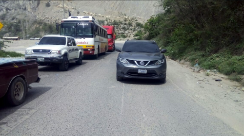 Obligan a conductor a hacer su fila, pero &iquest;cu&aacute;nto pagar&aacute; de multa?