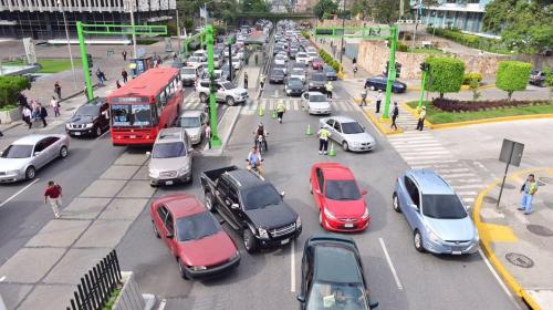 Manifestaciones continúan este miércoles y bloquean la capital
