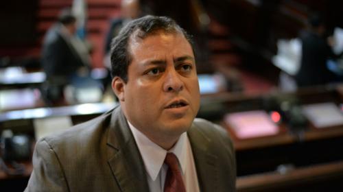 Diputado quiere un mes de descanso tras perder inmunidad