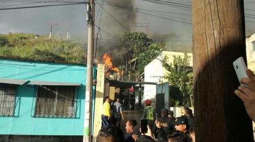 Estas son las primeras im&aacute;genes de la avioneta que cay&oacute; en la zona 13