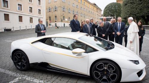El lujoso Lamborghini Hurac&aacute;n que recibi&oacute; el papa Francisco de regalo
