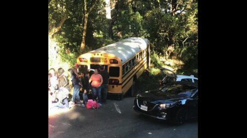 Bus con excursionistas choca en Villa Canales y deja un muerto