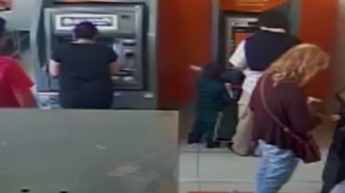 Con solo cuatro a&ntilde;os, un ni&ntilde;o intenta robar en un cajero autom&aacute;tico