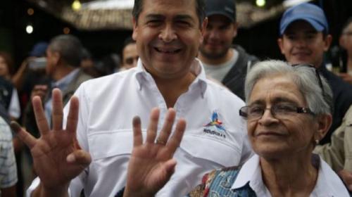 Presidente de Honduras est&aacute; a un paso de lograr pol&eacute;mica reelecci&oacute;n