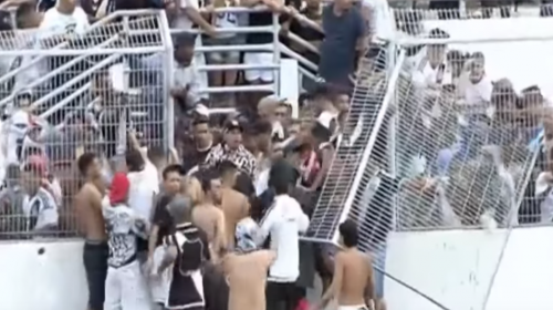 "Manoseo" durante un partido provoca una batalla campal en Brasil