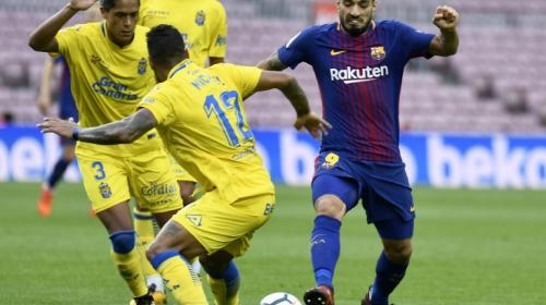 Luis Su&aacute;rez se rompi&oacute; su propia camisola por fallar un gol