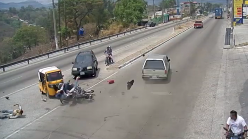 Video: motorista provoca grave accidente en la ruta al Atlántico
