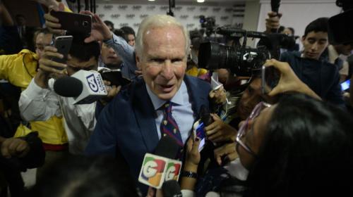 Arzú asegura que gracias a él no le dieron golpe de Estado a Jimmy