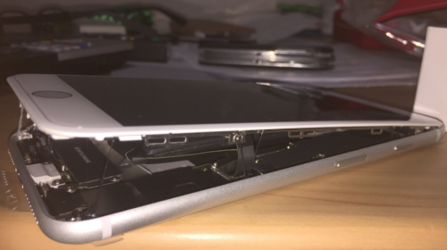 Reportes de cinco pa&iacute;ses indican fallos en la bater&iacute;a del iPhone 8