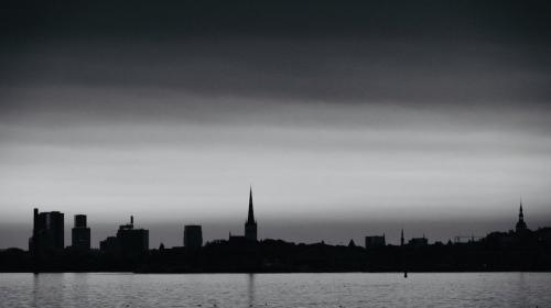 Paso del hurac&aacute;n Ophelia provoca una lluvia negra en Estonia