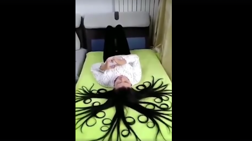 El cabello 'vivo' de esta ni&ntilde;a asombra a los internautas