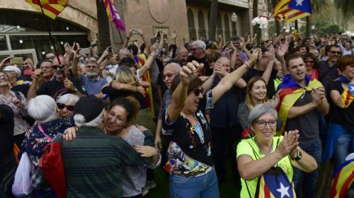 Cataluña se declara una "república independiente y soberana"