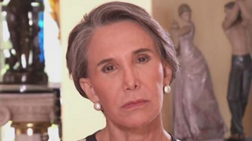 "Do&ntilde;a Florinda" busca trabajo y promete riqueza a quien la contrate