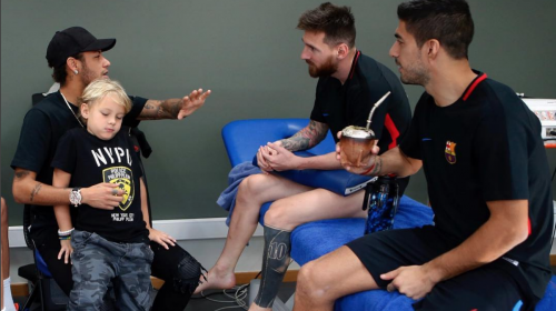 Neymar aprovecha una tarjeta roja para visitar Barcelona