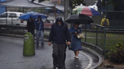 ¿Qué causó la lluvia del jueves que continuará el fin de semana?