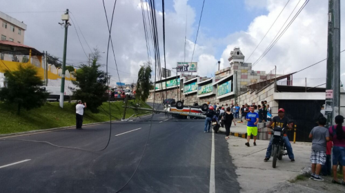 Accidente bloquea la salida de San Crist&oacute;bal a la Interamericana