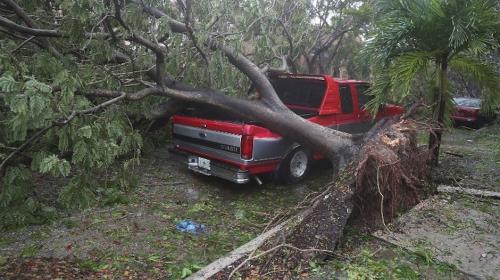 Hurac&aacute;n Irma ya deja tres v&iacute;ctimas mortales en Florida