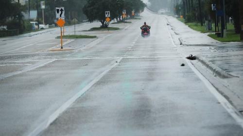 Polic&iacute;a resguarda a sus agentes del hurac&aacute;n y no atiende emergencias