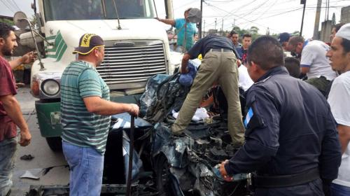Aparatoso accidente genera complicaciones de tr&aacute;nsito en el Atl&aacute;ntico