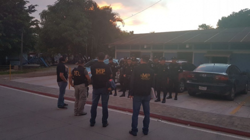 Más de 300 allanamientos para capturar mareros en "megaoperativo"