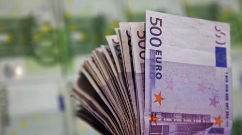Miles de euros en billetes atascan un ba&ntilde;o de un banco en Suiza