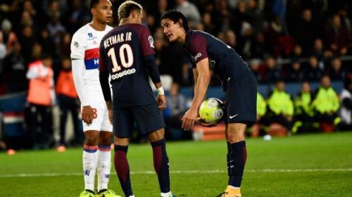 Disputa entre "Ney" y Cavani por penal podr&iacute;a ser por bonus econ&oacute;mico