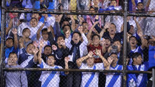 El fútbol a patadas