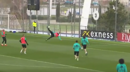 &iexcl;Otra vez! Cristiano Ronaldo vuelve a marcar un golazo de chilena