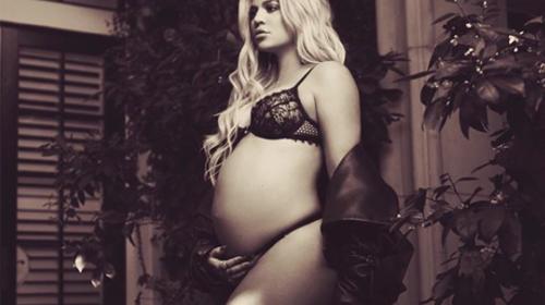 Khlo&eacute; Kardashian da la bienvenida a su hija en medio de la pol&eacute;mica 