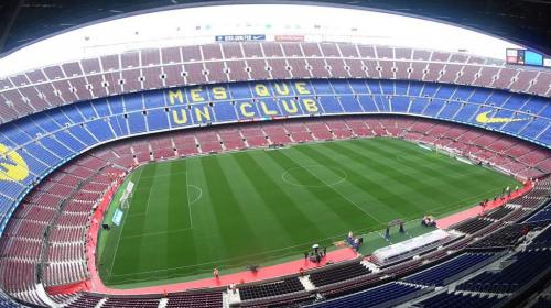 Pe&ntilde;a del Barcelona Guatemala tiene su escudo en el Camp Nou