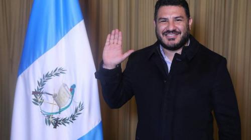 Contraloría investiga viajes en helicóptero del ministro de Ambiente