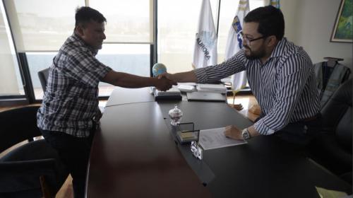 Con la salida del director de Aeronáutica, ¿qué pasa con el políglota?