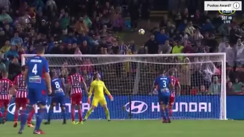 Golazo de escorpi&oacute;n ya pelea por ser nominado al Premio Puskas