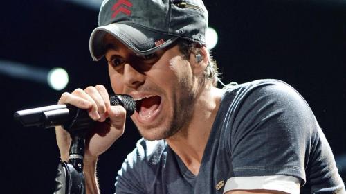 Enrique Iglesias causa pol&eacute;mica por faltar el respeto a corista