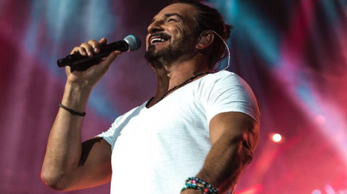Ricardo Arjona "alborota" a sus seguidoras durante un ensayo