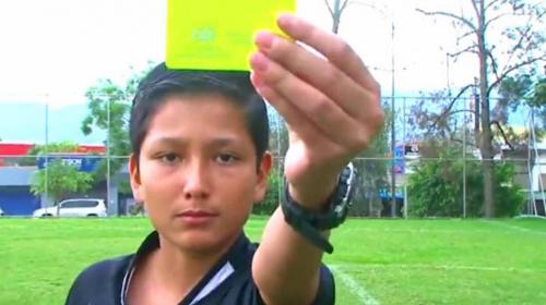 La historia del ni&ntilde;o de 12 a&ntilde;os que se grad&uacute;a de &aacute;rbitro