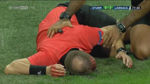 Terrible agresión a un árbitro en partido de la Europa League