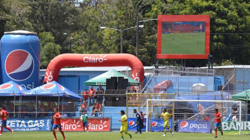 Municipal estrena pantalla gigante en el estadio del Trébol