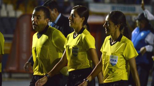 Ellas son las mujeres que fueron árbitras en el juego de Guatemala