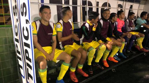  Hijo de Jimmy observó desde la banca la victoria de Municipal