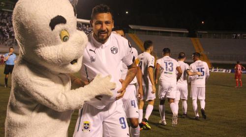 &iexcl;Festejo especial! Mexicano Carre&ntilde;o anota un golazo para los Cremas