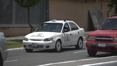 ¿Qué reclaman los taxistas contra las plataformas digitales?